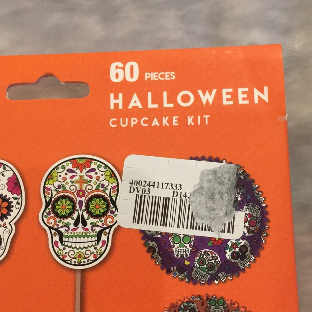 Skull Halloween Dia Des Las Muertos Cupcake Kit NWT set of 30 liners & picks